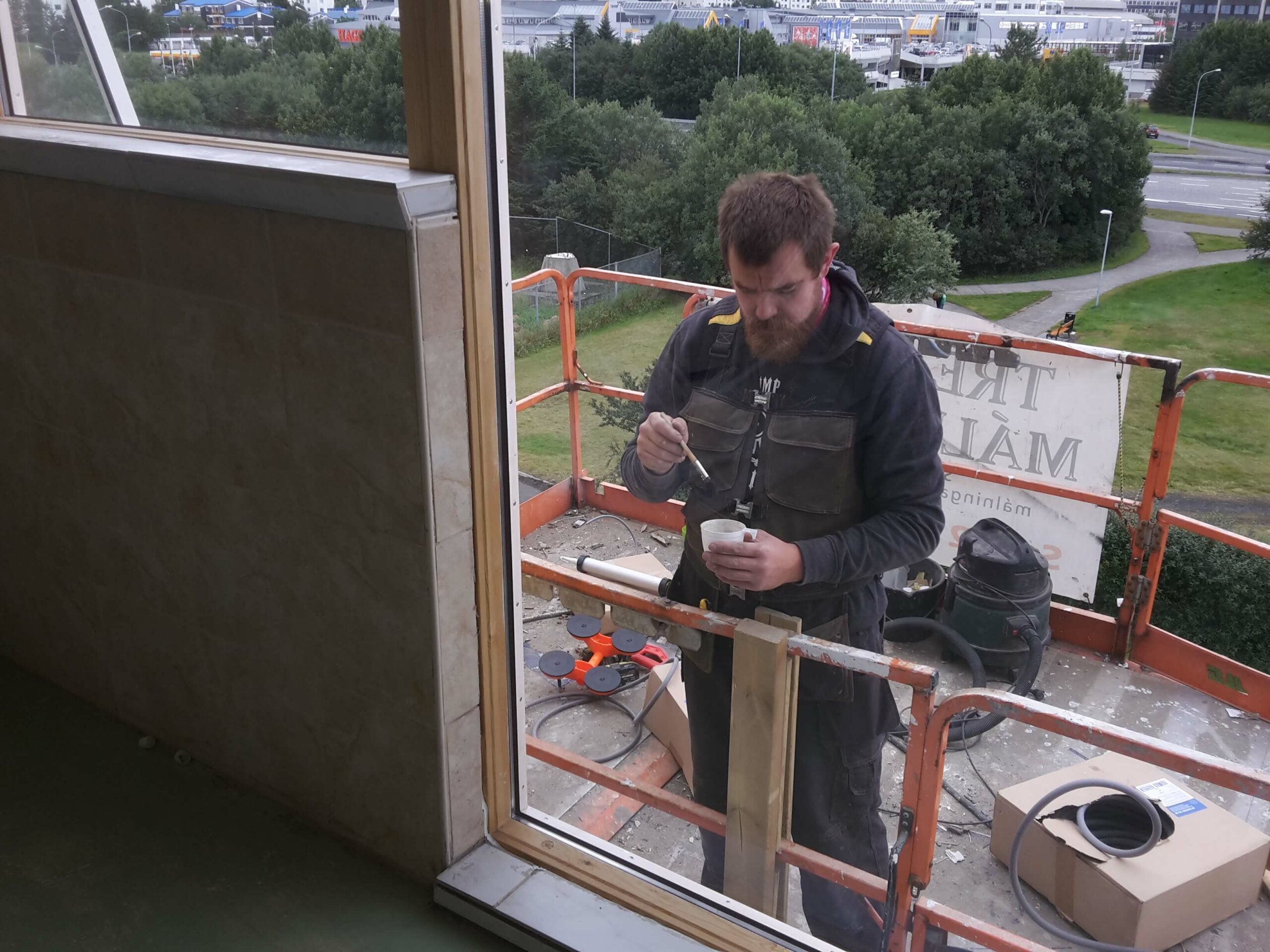 Tré og málun, Málarameistari, Þakviðgerðir, Gluggaskipti, Almennt viðhald fasteigna, Gerum tilboð að kostnaðarlausu