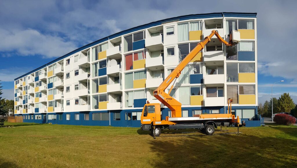 Álftamýri 3 Tré og málun, Málarameistari, Þakviðgerðir, Gluggaskipti, Almennt viðhald fasteigna, Gerum tilboð að kostnaðarlausu