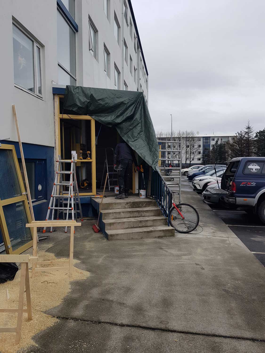 Tré og málun, Málarameistari, Þakviðgerðir, Gluggaskipti, Almennt viðhald fasteigna, Gerum tilboð að kostnaðarlausu